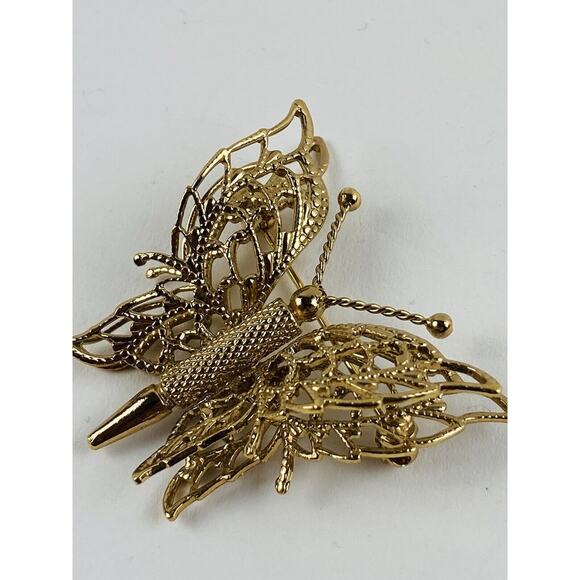 Vintage MONET Butterfly Filigree Shiny Gold Tone Costume Pin Brooch Broach Wings - Picture 2 of 9